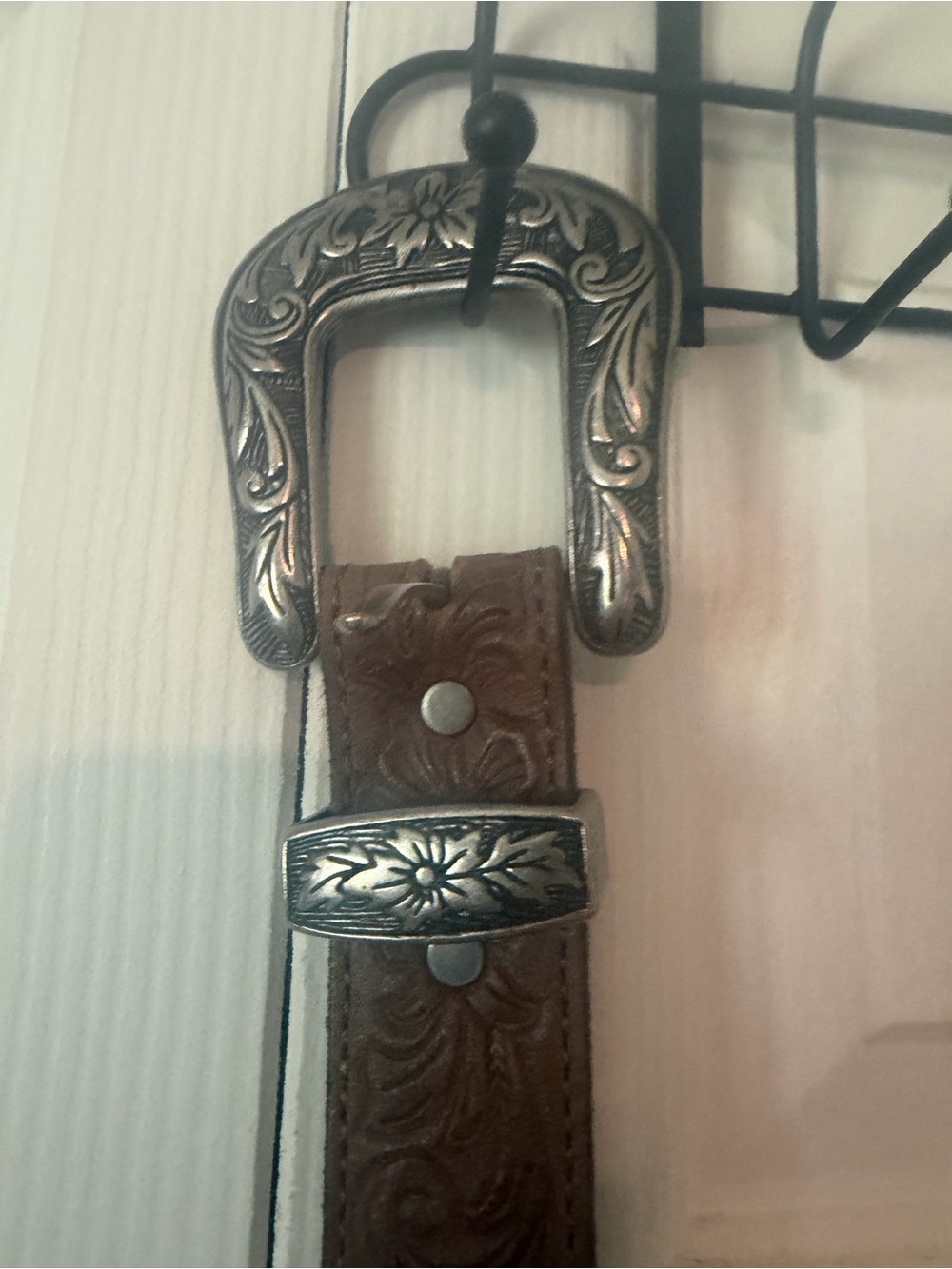 SHYANNE WOMEN'S FLORAL EMBOSSED BUCKLE BELT